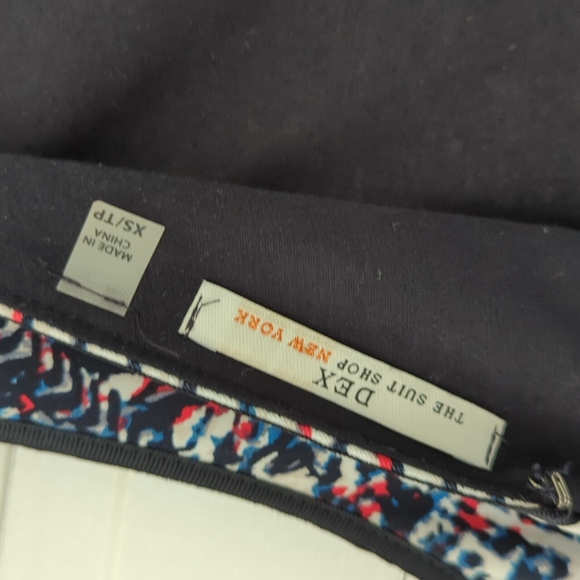 Dex sz XS scuba ikat print dress, navy, pink, white w/pockets - Picture 4 of 8